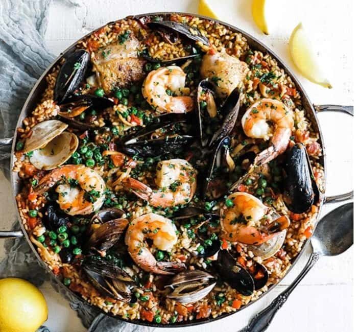 Barcelona: Mediterranean Buffet + Mini Tour of Iconic Areas - Practical Details That Matter