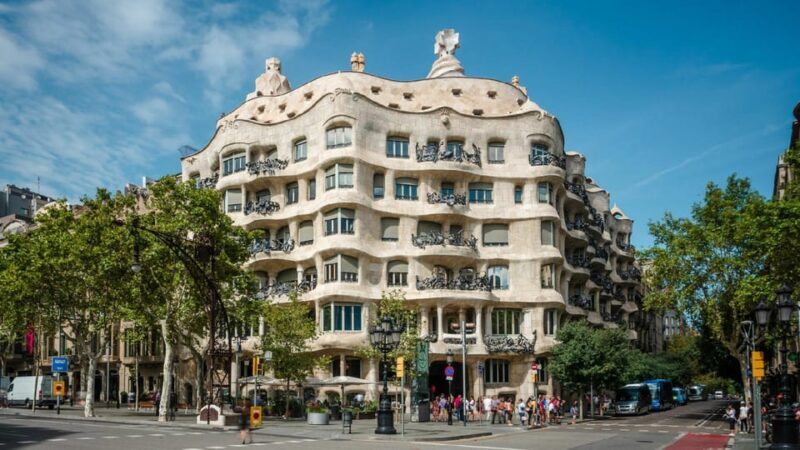 Barcelona: Modernism Gaudi Architectural Walking Tour - A Deep Dive into the Tour Experience