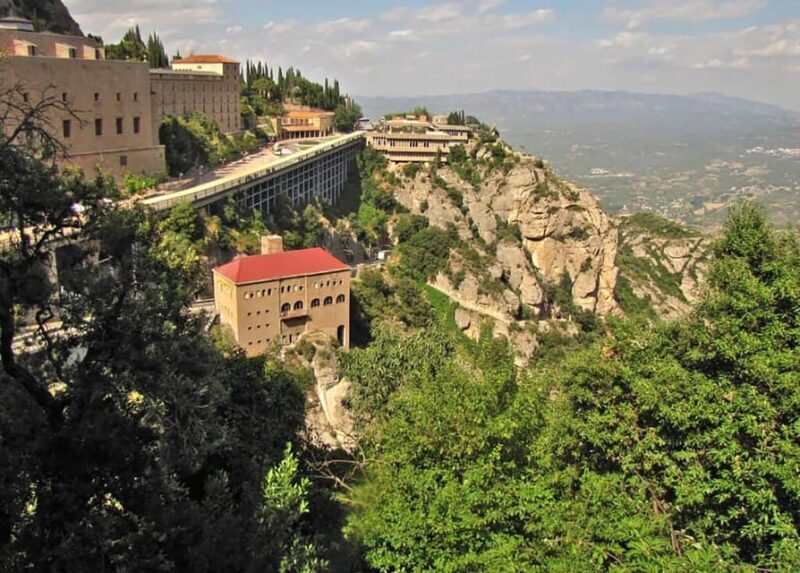 Barcelona: Montserrat Monastery Guided Tour with Transfers - Who Should Consider This Tour?