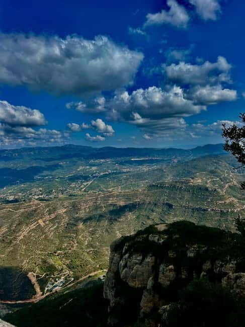 Barcelona: Montserrat Tour, Transfers & Basilica Entry - The Journey Begins: From Barcelona to Montserrat