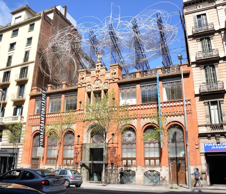 Barcelona: Museu Tàpies Entrance and Exhibitions - The Building: More Than Just a Venue