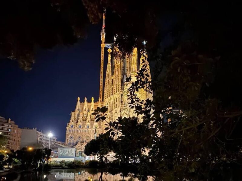 Barcelona: Mysteries and Legends Night Tour - Starting Point and How It Unfolds