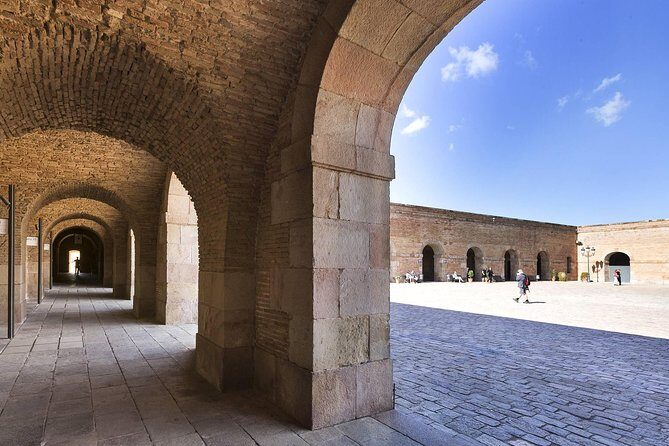 Barcelona: Old Town, Montjuic Castle, Cable Car Small Group Tour - Final Thoughts