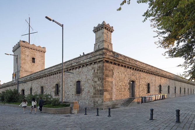 Barcelona: Old Town, Montjuic Castle, Cable Car Small Group Tour - Value and What Youre Actually Getting