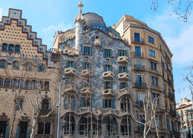 Barcelona: Old Town Private Walking Tour of Past and Present - Whats Included and Whats Not