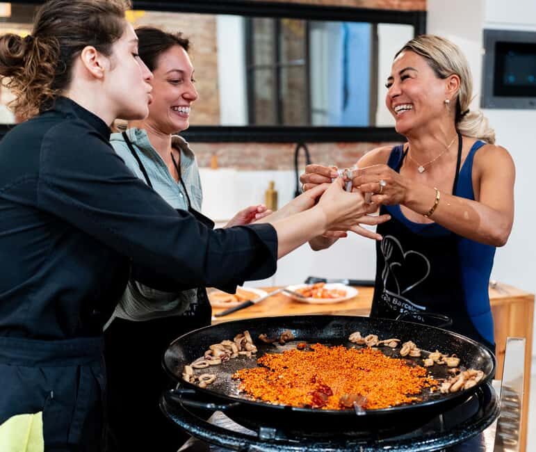 Barcelona Paella Class, Boqueria Tour, Mother-Daughter Chefs - Key Points
