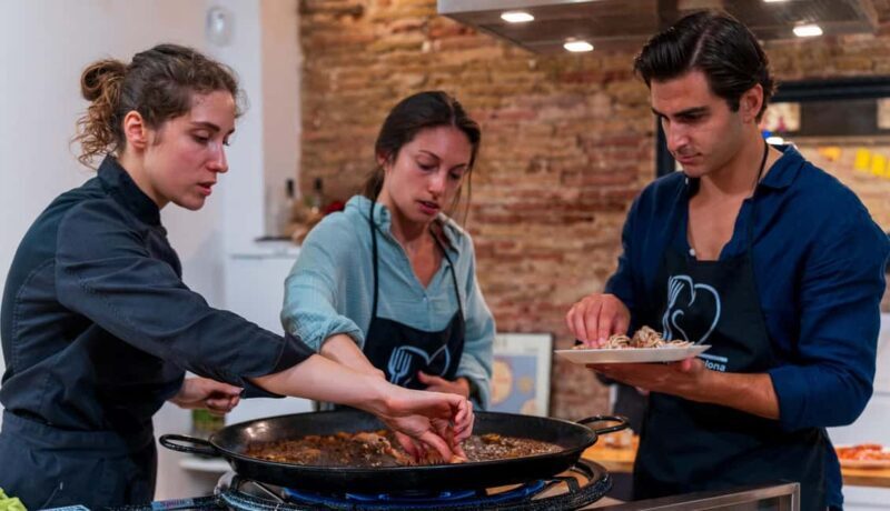 Barcelona Paella Class, Boqueria Tour, Mother-Daughter Chefs - FAQ