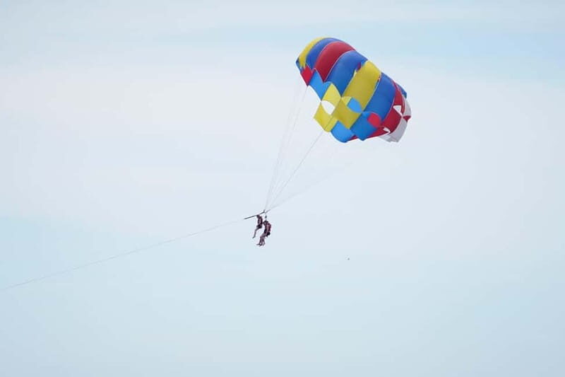 Barcelona: Parasailing magic flight and views above the sea - What the parasailing experience in Barcelona really entails