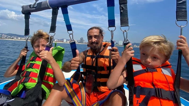 Barcelona: Parasailing with panoramic views over the sea - The Group and Safety Aspects