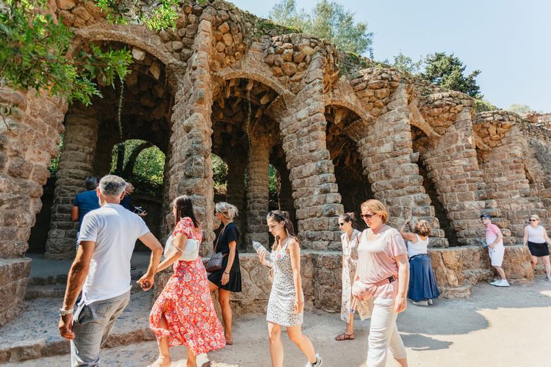 Barcelona: Park Güell Guided Tour & Priority Access - After the tour: free time for viaducts, gardens, and taking your time
