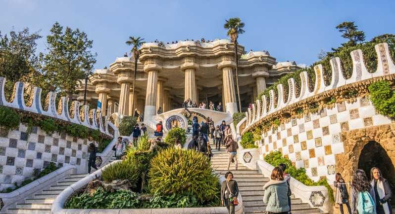 Barcelona: Park Guell Guided Tour with Skip The Line Entry - What to Expect on the Tour