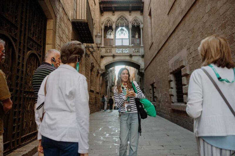 Barcelona: Park Güell, Sagrada Familia, Cable Car & More - A Detailed Look at the Tour