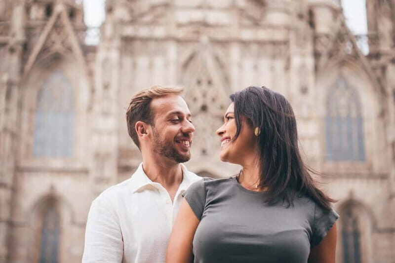 Barcelona: Photo Shoot Tour in El Gothico - Key Points