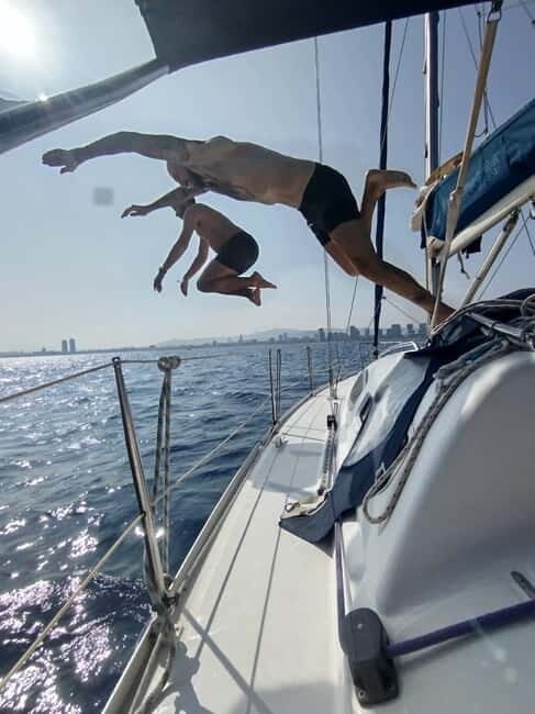 Barcelona: Private Boat Tour for 2, Swim, Snack and Drinks - The activities in detail