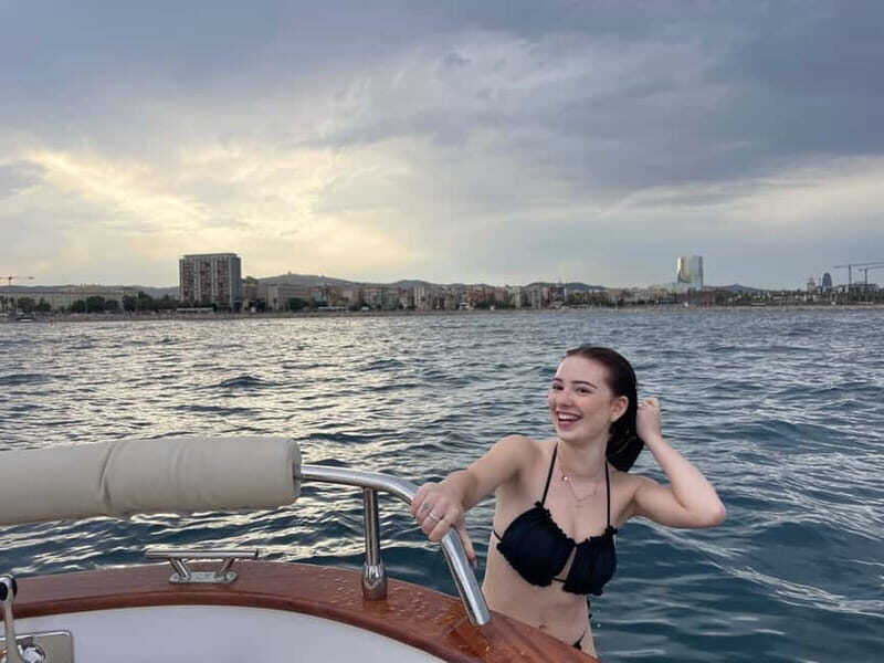 Barcelona: Private Classic Yacht Tour with Drinks - FAQ