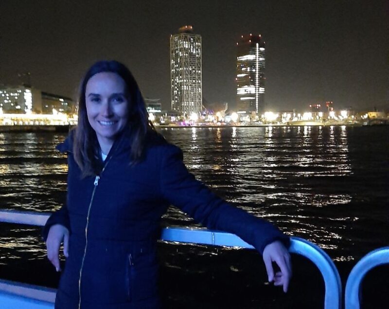 Barcelona: Private Evening Cruise with Dinner and Drinks - Who Should Consider This Tour?