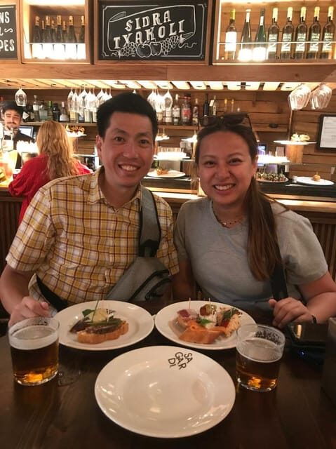 Barcelona: Private Evening Walking Tour with Tapas Dinner - Key Points