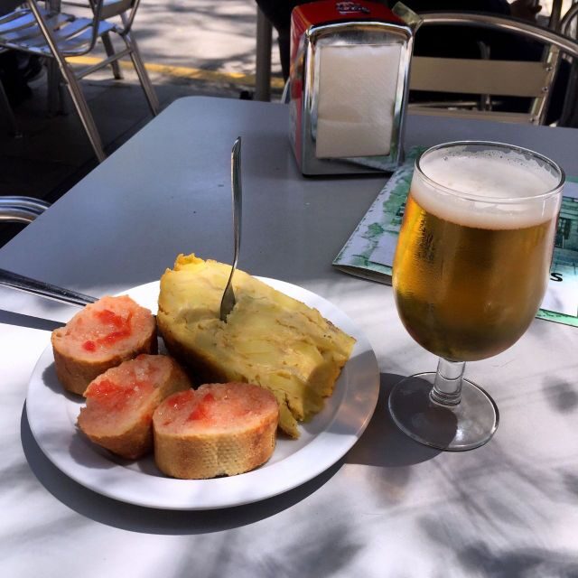 Barcelona: Private Guided Vermut Tour with Tapas and Drinks - Who Should Consider This Tour