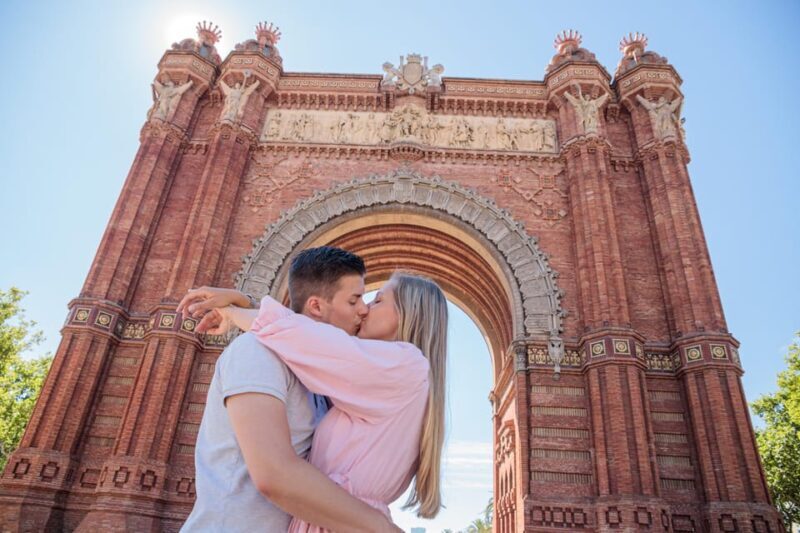 Barcelona: Private Photoshoot at Arc de Triomf - Practical Details and Tips