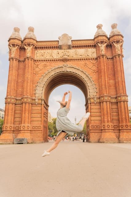 Barcelona: Private Photoshoot at Arc de Triomf - Who Should Consider This?