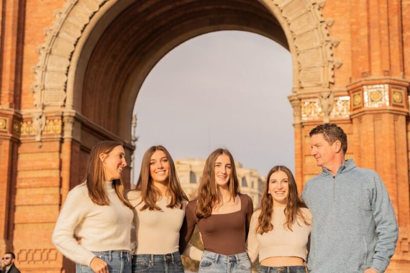 Barcelona: Private Photoshoot at Arc de Triomf - FAQ