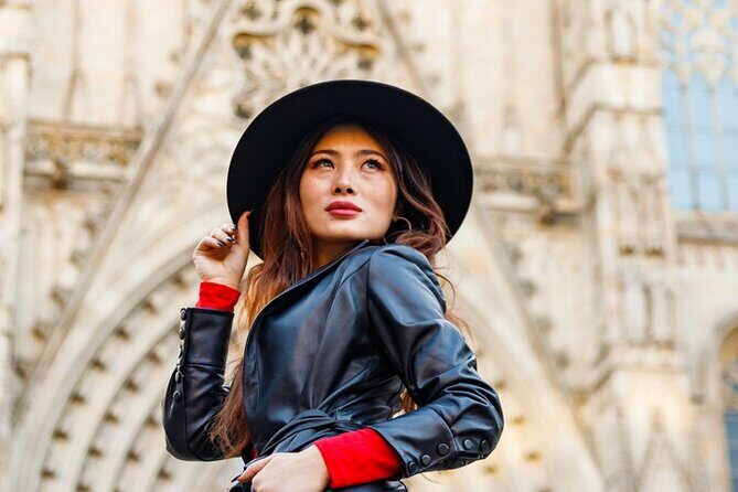 Barcelona Private Photoshoot at Cathedral & Kiss Wall - A Closer Look at the Experience