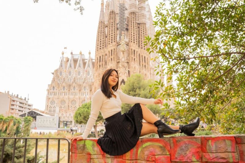 Barcelona: Private Photoshoot at Sagrada Familia - What’s Included and What’s Not