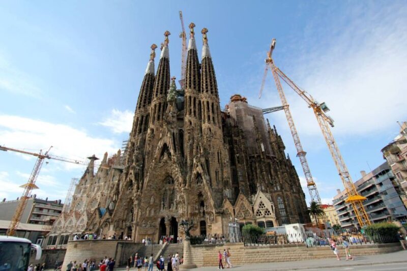 Barcelona: Private Sagrada Familia and Park Guell Tour - Price and Value