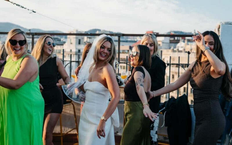 Barcelona: Private Sangria and Salsa Class - Who Is This Experience Best Suited For?