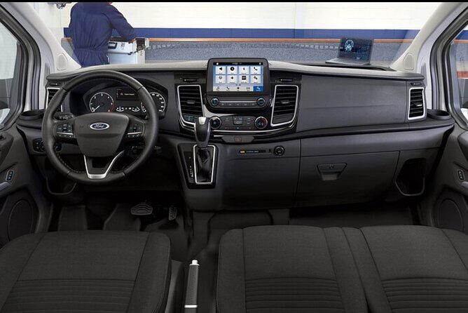 Barcelona private transfer airport to barcelona city center - The Vehicle and Comfort