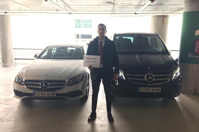 Barcelona Private transfer from Airport to Hotel / Cruise - Meeting Points and Booking Ease