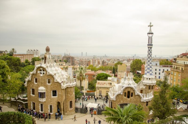 Barcelona: Private Walking Tour with a Local - Who Should Consider This Tour
