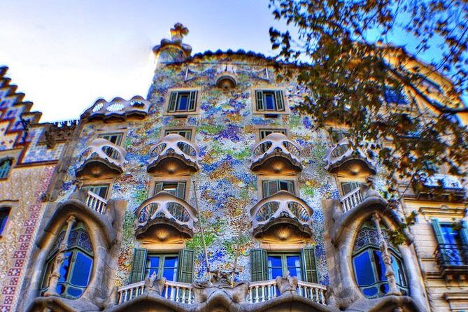 Barcelona Private Walking Tour with Skip the Line La Pedrera and Casa Batllo - Practical Details to Keep in Mind