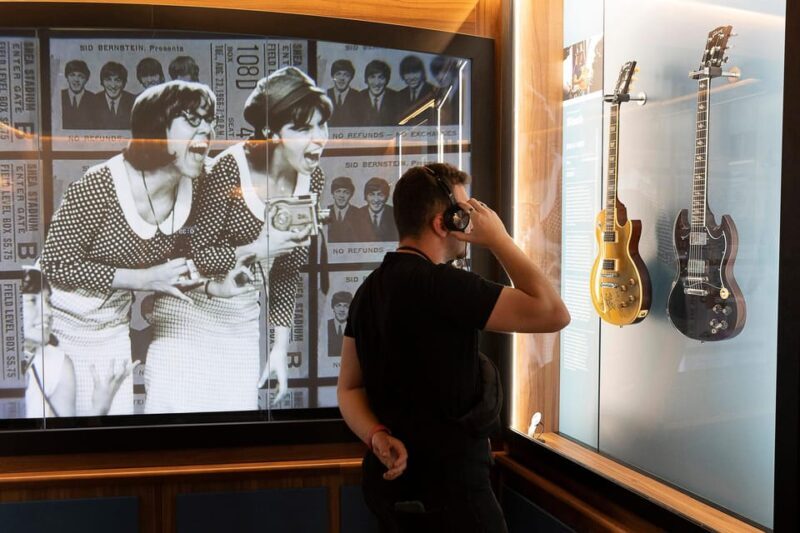 Barcelona: Rock Museum- Guitar Legends Hall - Key Points