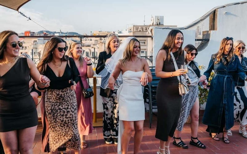 Barcelona: Rooftop Salsa Class with Bottomless Sangria - What Is the Rooftop Salsa Class Experience?