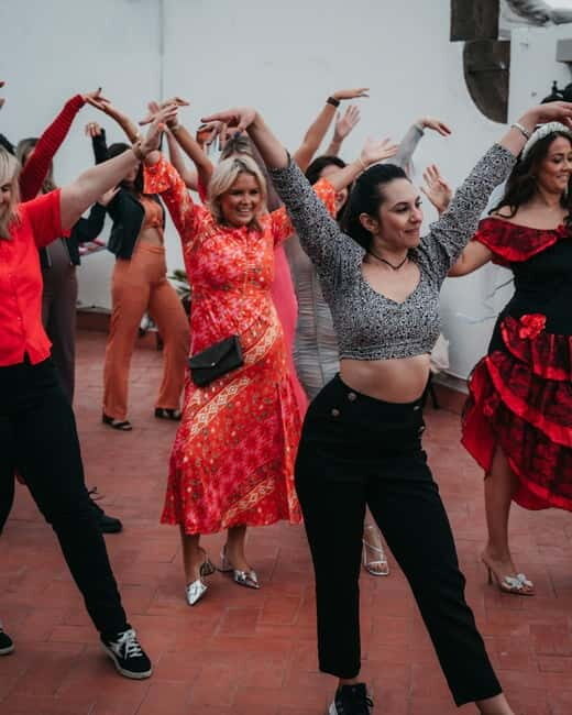 Barcelona: Rooftop Salsa Class with Bottomless Sangria - FAQ