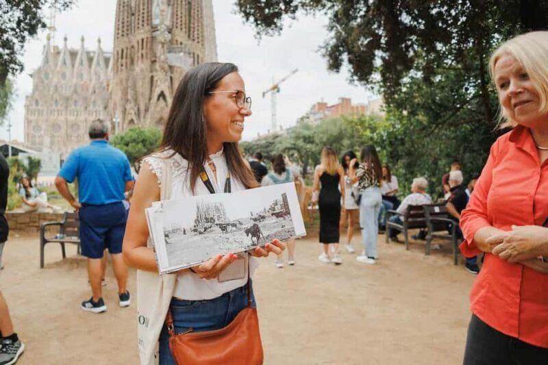 Barcelona: Sagrada Familia and Park Guell Highlights Tour - Key Points