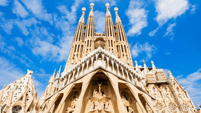 Barcelona: Sagrada Familia & Casa Batlló Guided Tour - Key Points