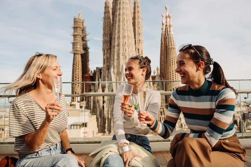 Barcelona: Sagrada Familia Evening Tour with Cava - The Starting Point and Initial Meet