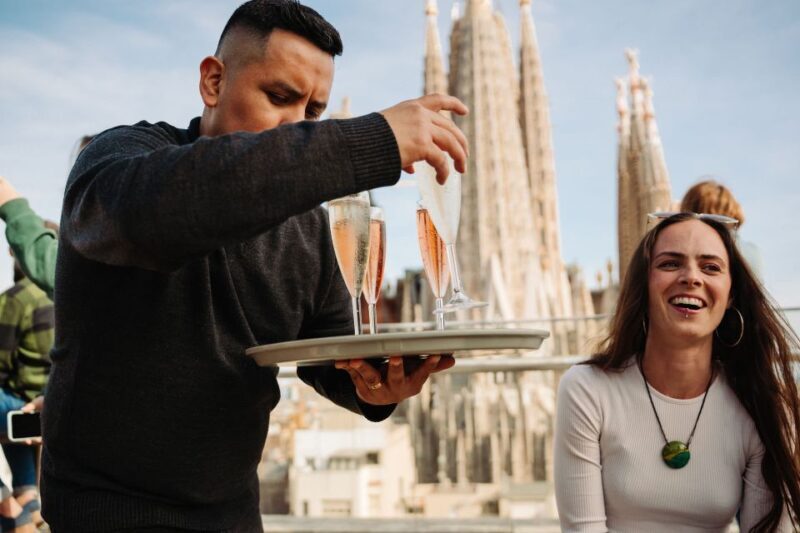 Barcelona: Sagrada Familia Evening Tour with Cava - The Final Moments: Reflection and Photos