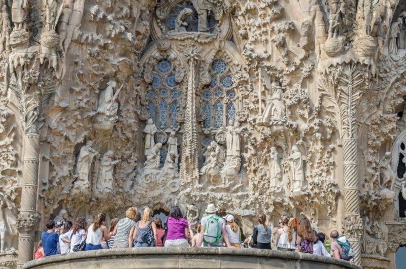 Barcelona: Sagrada Familia Fast Track Guided Tour - Why This Tour Is Worth Considering