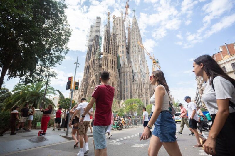 Barcelona: Sagrada Familia Fast Track Guided Tour - What To Expect During Your 75-Minute Guided Tour