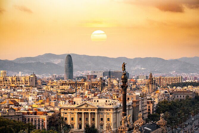 Barcelona: Sagrada Familia, Modernism and Gothic Quarter - Who Should Consider This Tour?