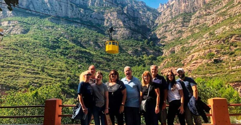 Barcelona: Sagrada Familia & Montserrat Full-Day with Pickup - What This Tour Offers in Detail