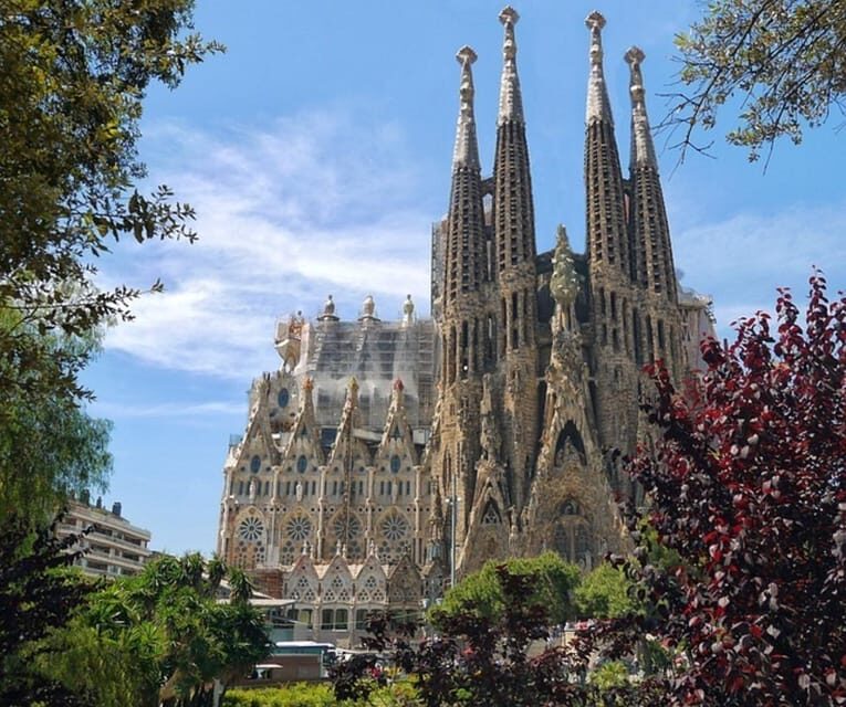 Barcelona: Sagrada Familia Private Guided Tour - A Closer Look at the Sagrada Familia Private Guided Tour