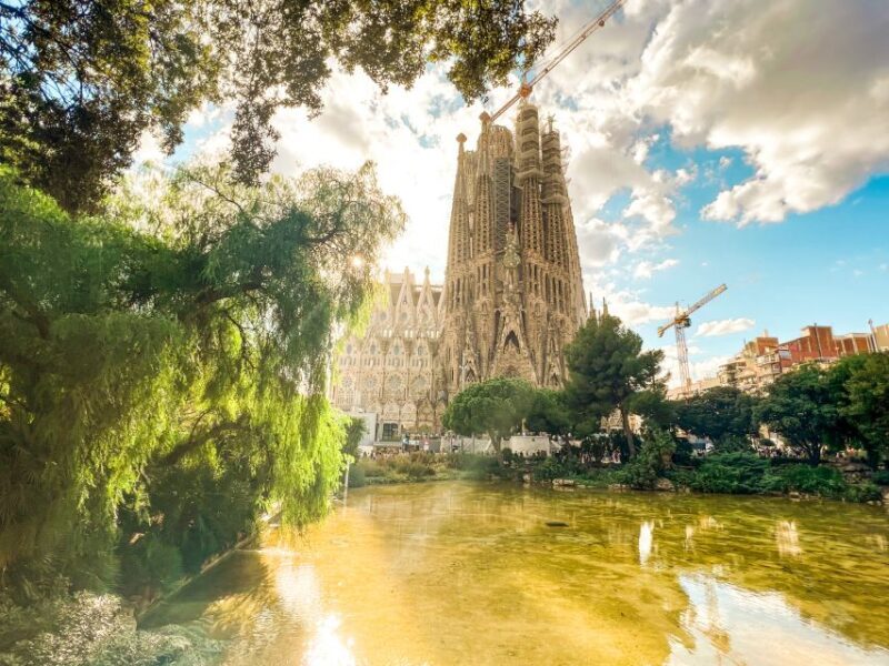 Barcelona: Sagrada Familia Skip-the-line Guided Tour - What to Expect on the Tour