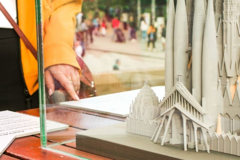 Barcelona: Sagrada Familia Skip-the-line Guided Tour - Who Should Consider This Tour?