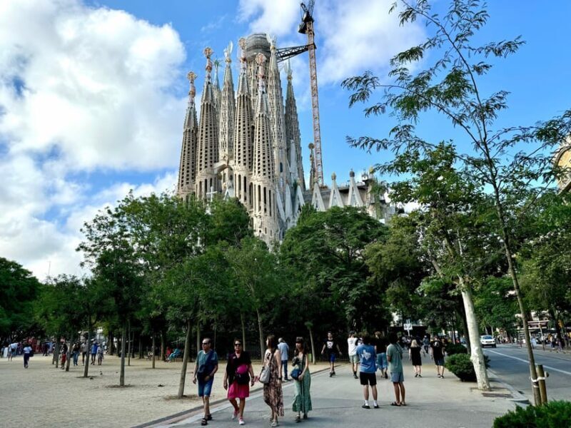 Barcelona: Sagrada Familia Skip-the-Line Guided Tour - Who Is This Tour Best For?