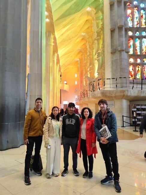 Barcelona: Sagrada Familia Skip-the-line Tour with Guide - What You Can Expect During the Tour