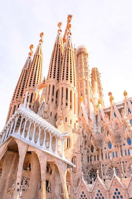 Barcelona: Sagrada Familia Tour & Authentic Tapas Experience - Who Should Consider This Tour?